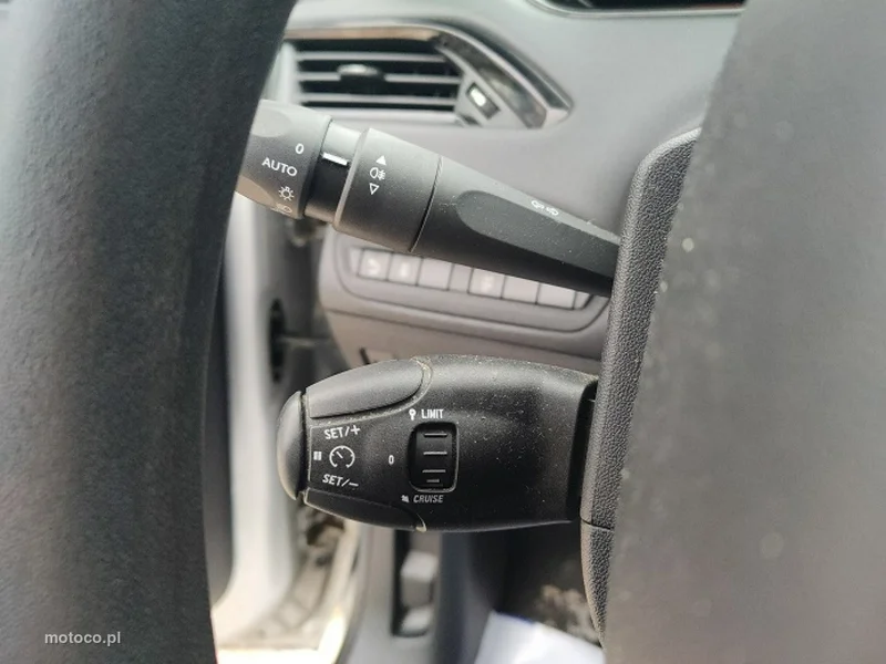 Peugeot 208 21
