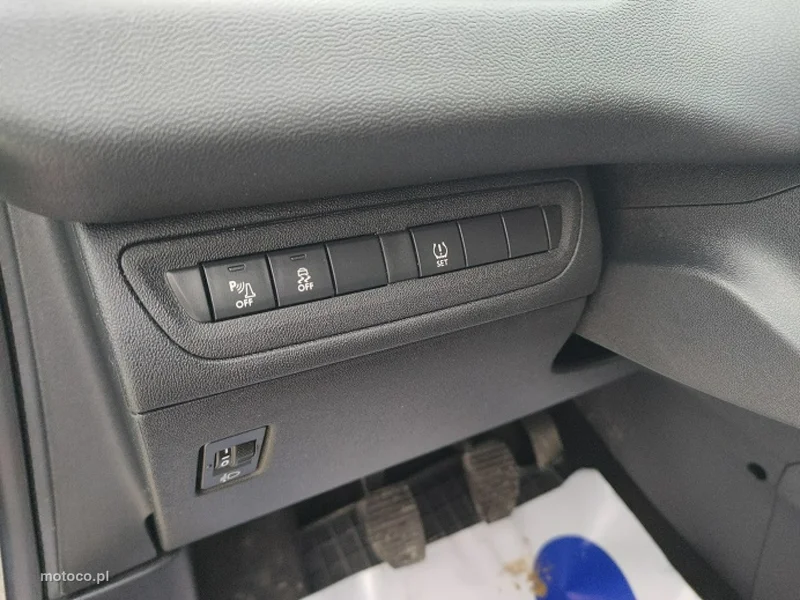 Peugeot 208 22