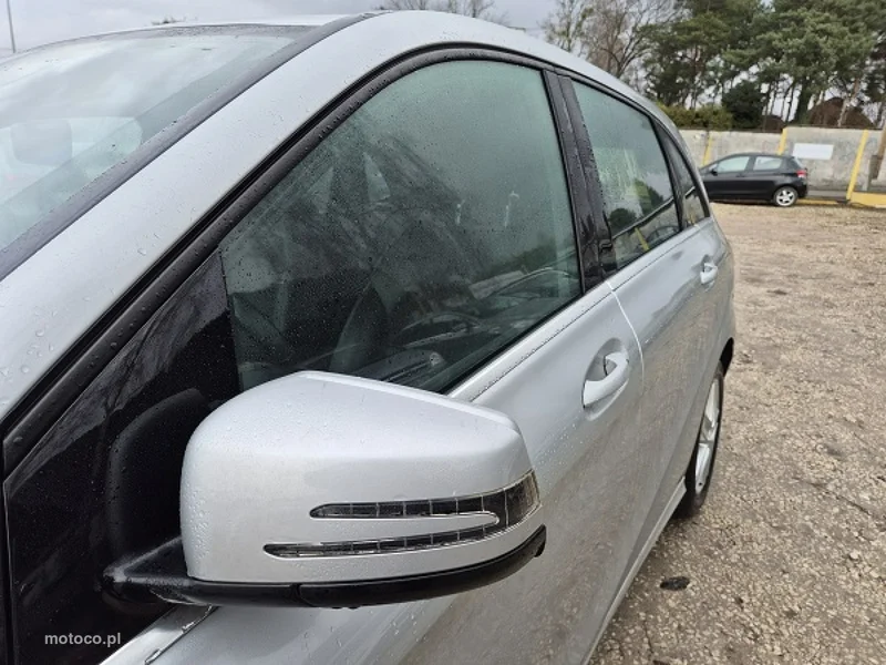 Mercedes-Benz Klasa B W246 B 180 8