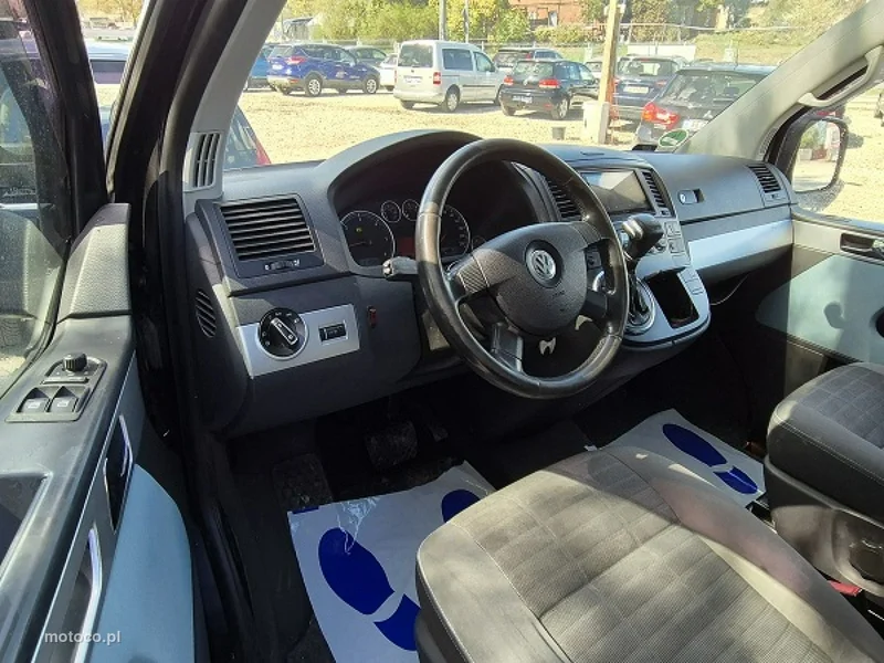 Volkswagen Multivan 13