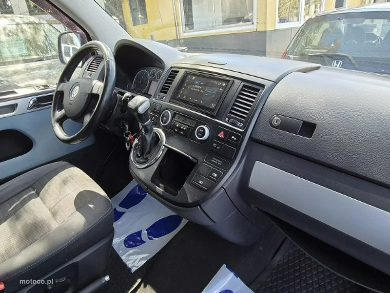 Volkswagen Multivan 14