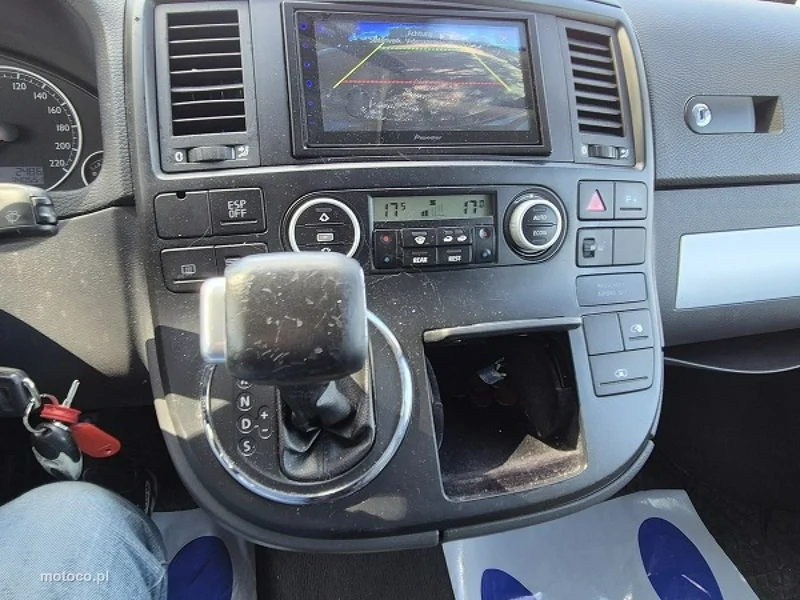 Volkswagen Multivan 16