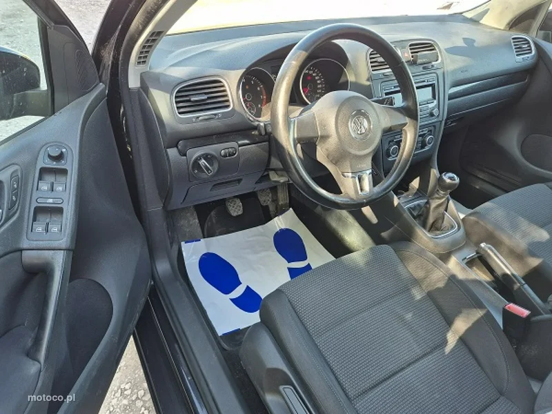 Volkswagen Golf VI 11