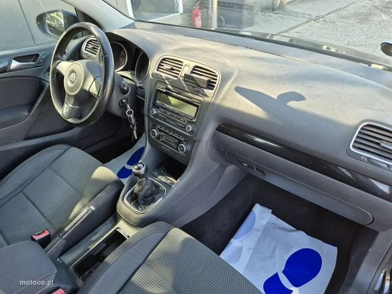Volkswagen Golf VI 12