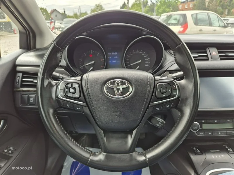 Toyota Avensis T27 23