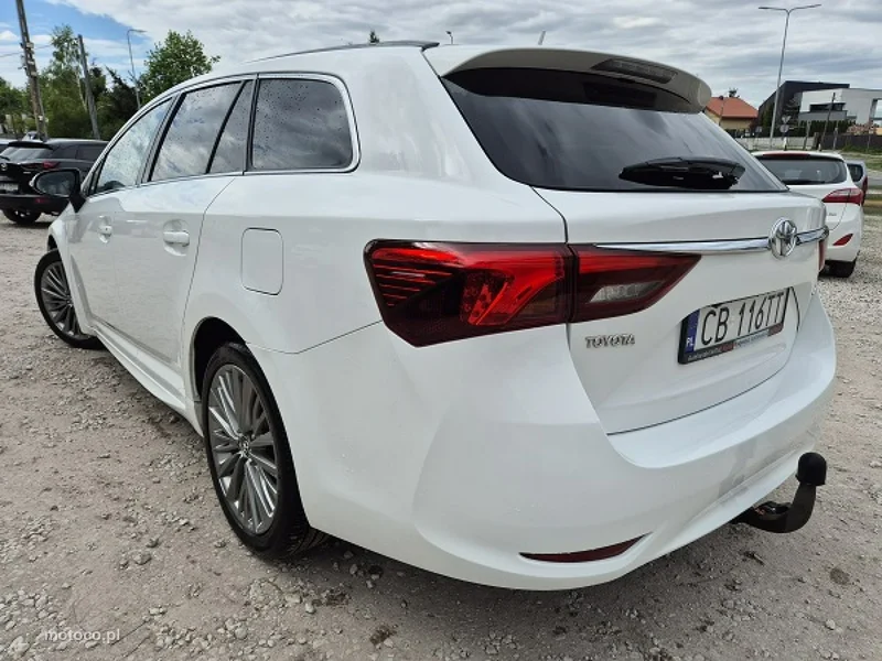 Toyota Avensis T27 4