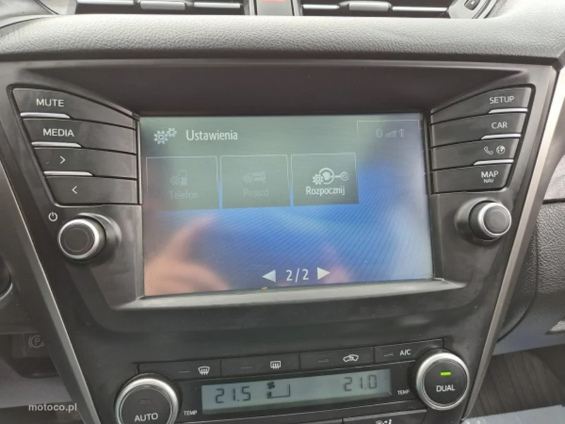 Toyota Avensis T27 37