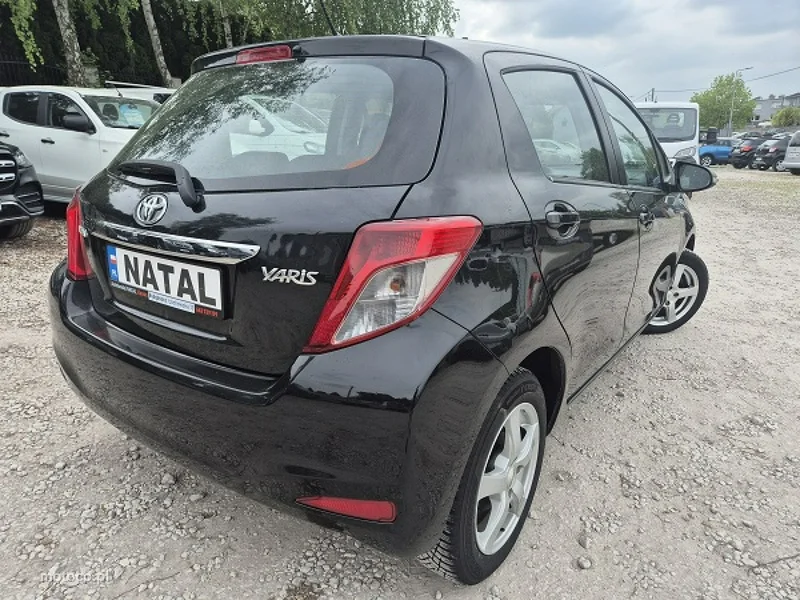 Toyota Yaris XP130 2