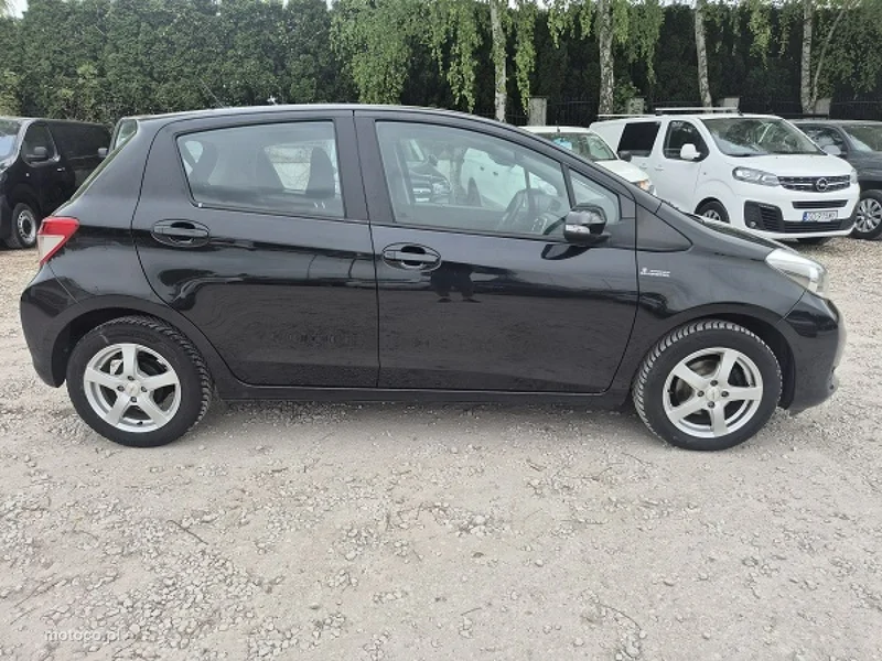 Toyota Yaris XP130 11