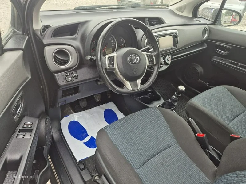 Toyota Yaris XP130 12