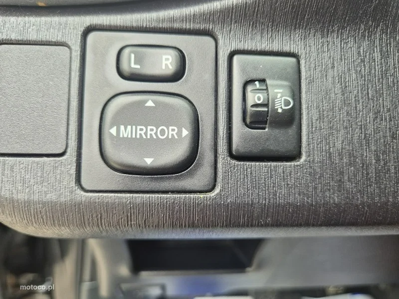 Toyota Yaris XP130 16