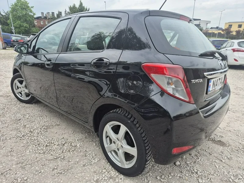 Toyota Yaris XP130 4
