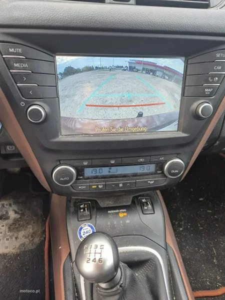 Toyota Avensis T27 11