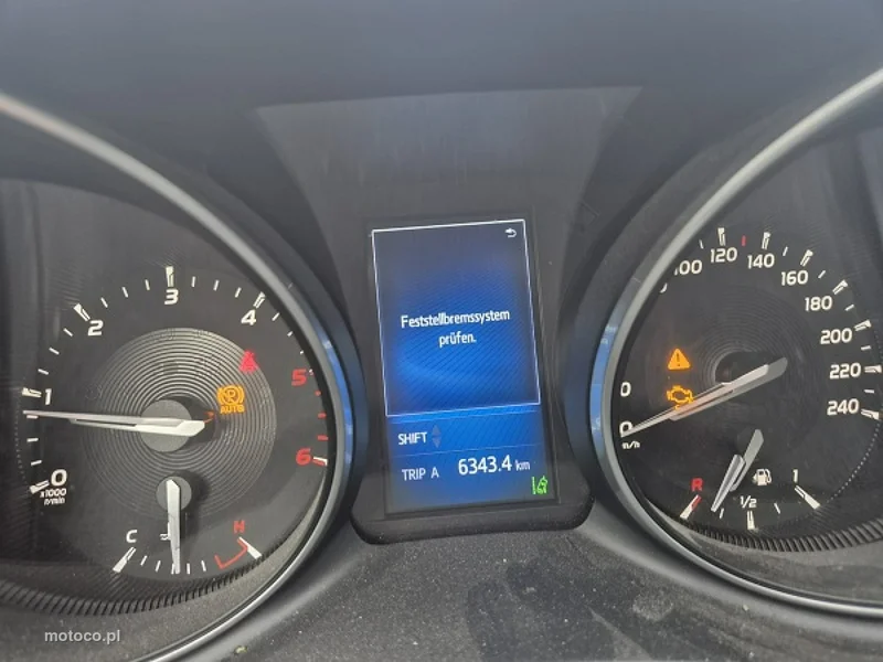 Toyota Avensis T27 13
