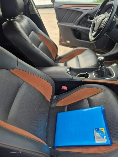 Toyota Avensis T27 14