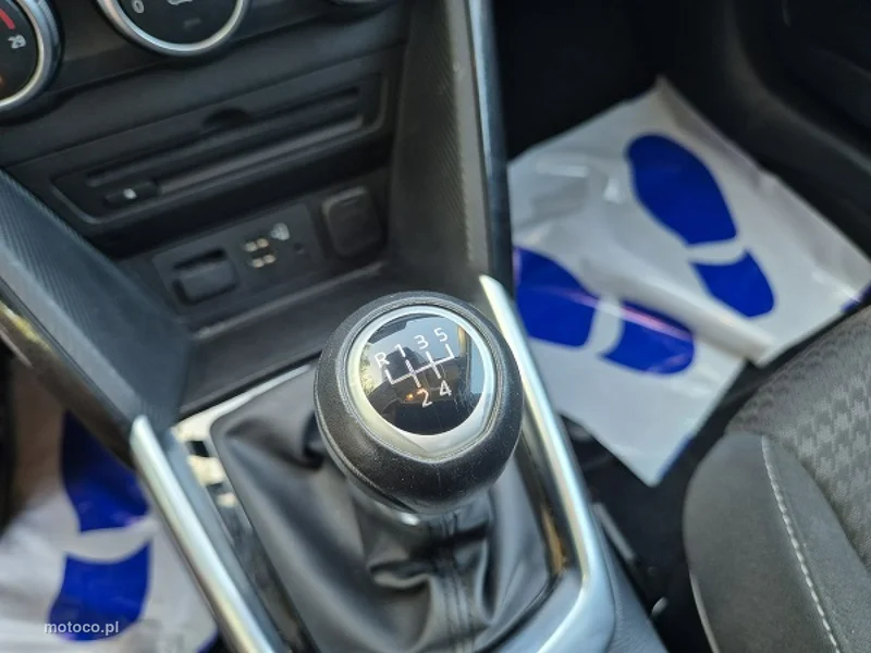 Mazda 2 26