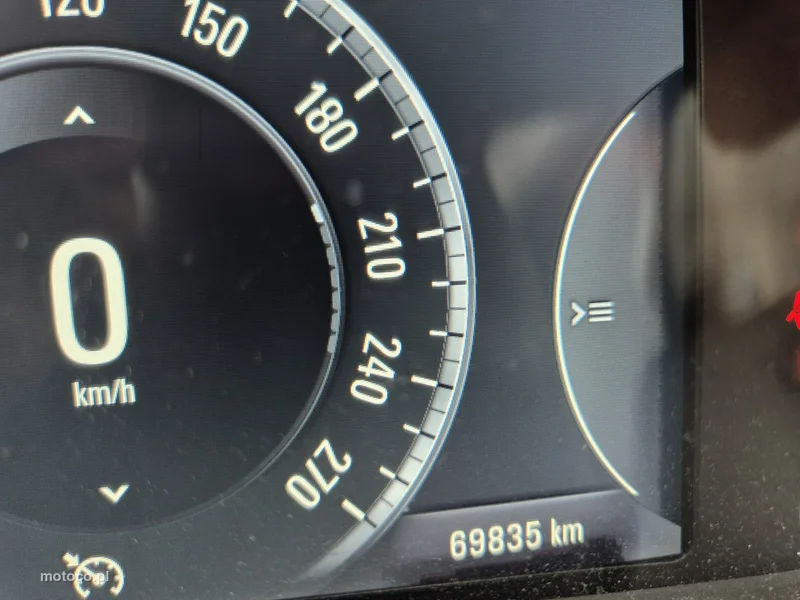Opel Insignia A 23