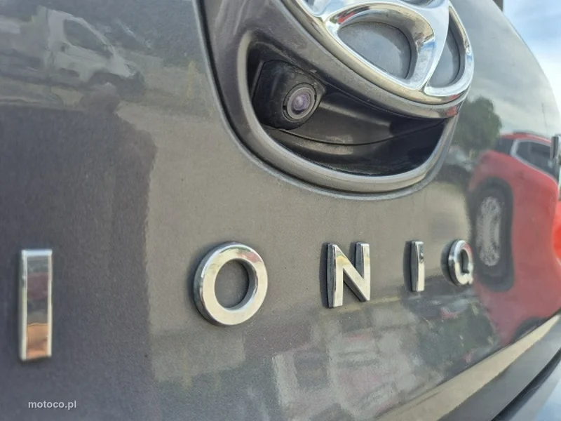 Hyundai IONIQ 13