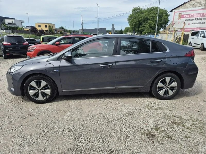 Hyundai IONIQ 16