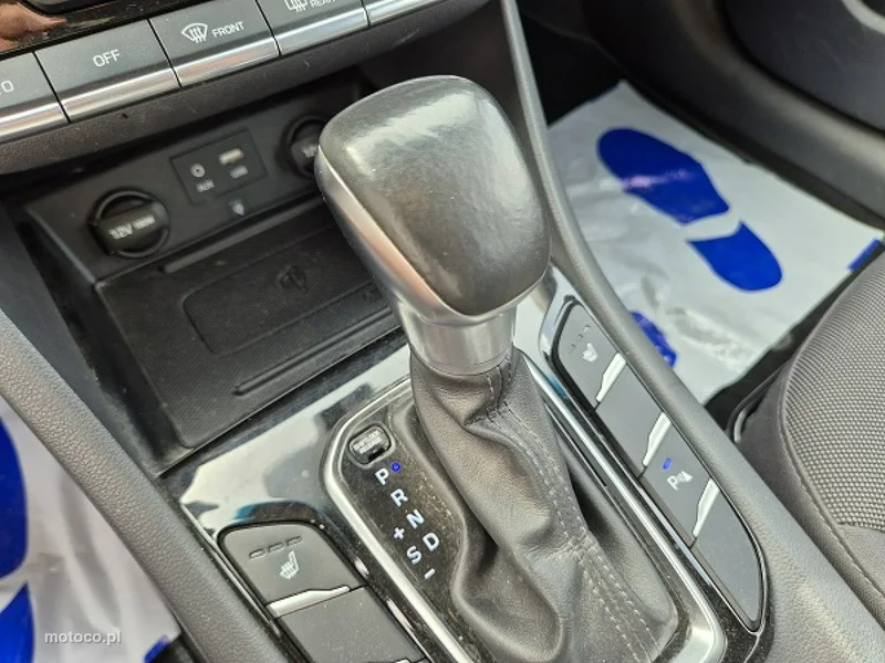 Hyundai IONIQ 37