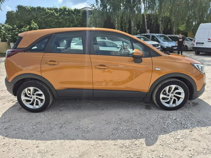 Opel Crossland I 12