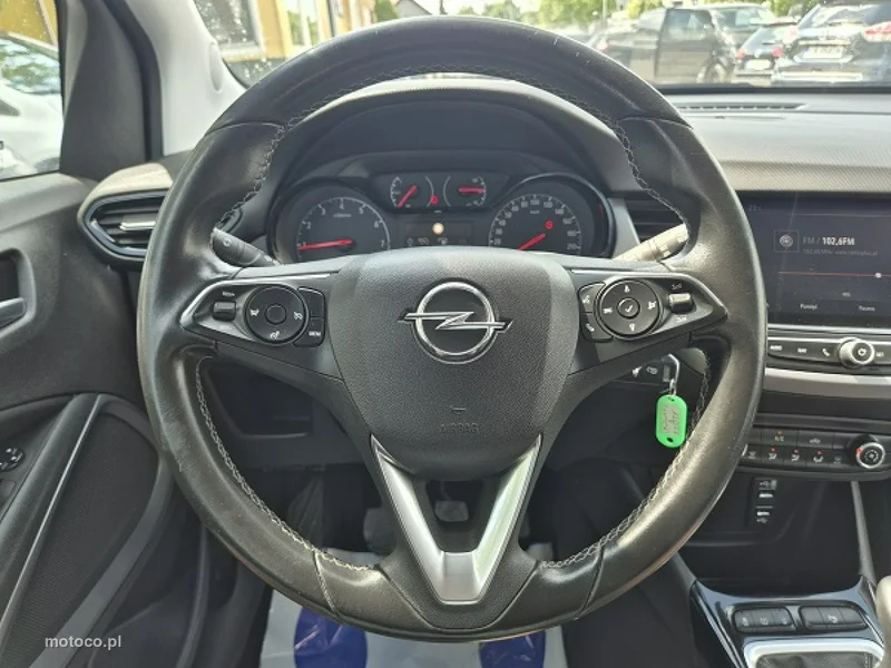 Opel Crossland I 17