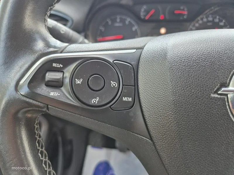 Opel Crossland I 18