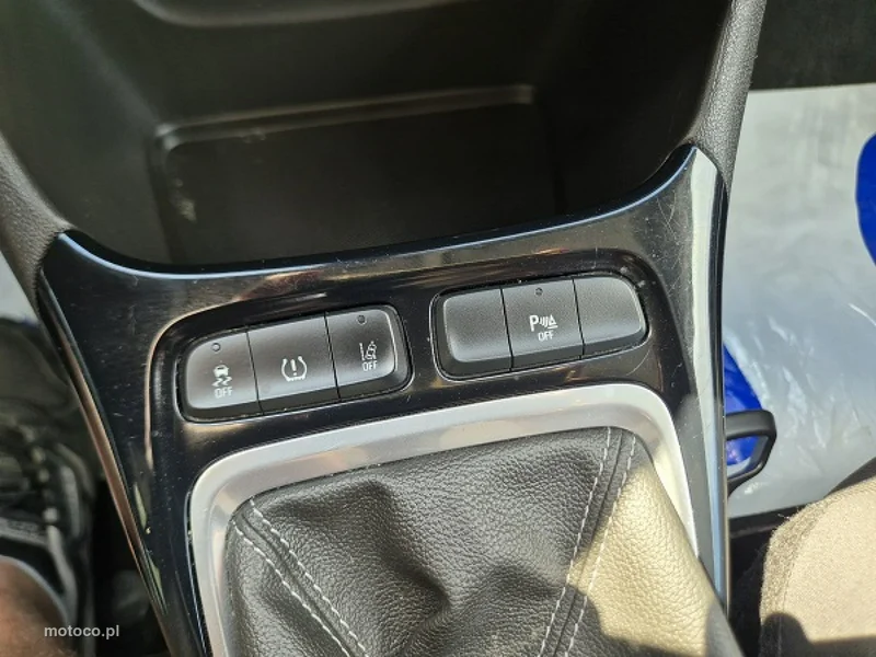 Opel Crossland I 28