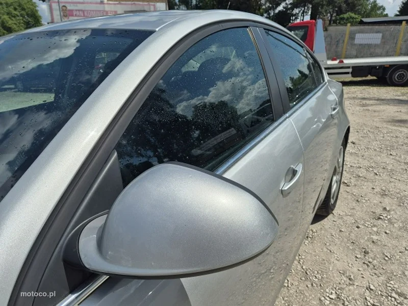 Opel Insignia A 8