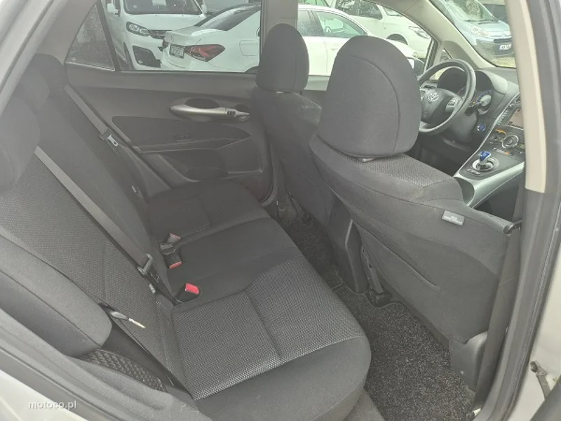 Toyota Auris E150 14