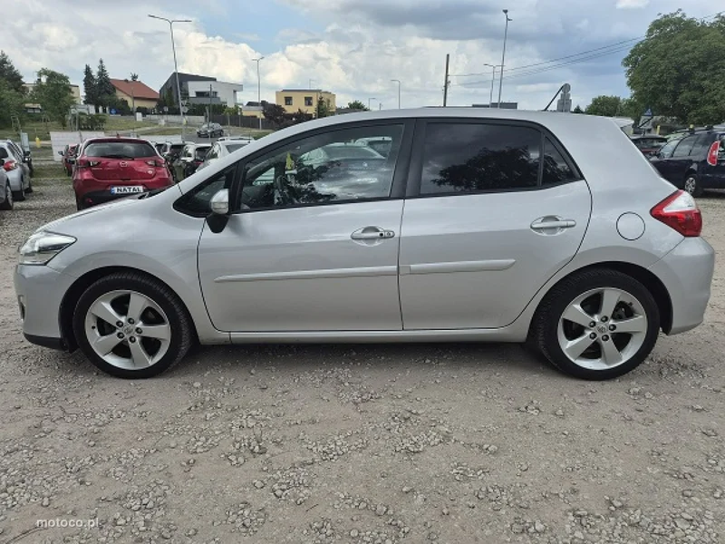 Toyota Auris E150 10
