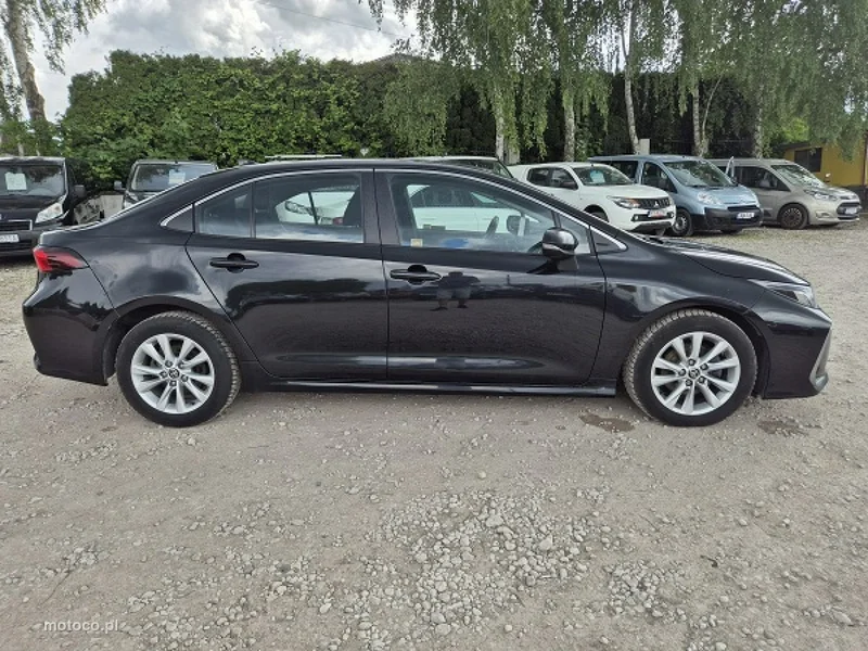 Toyota Corolla E210 12