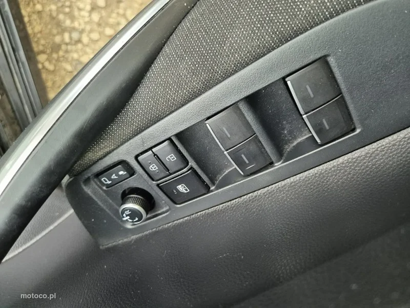 Toyota Corolla E210 16