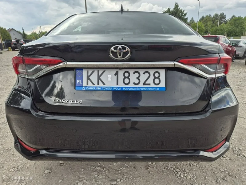 Toyota Corolla E210 3
