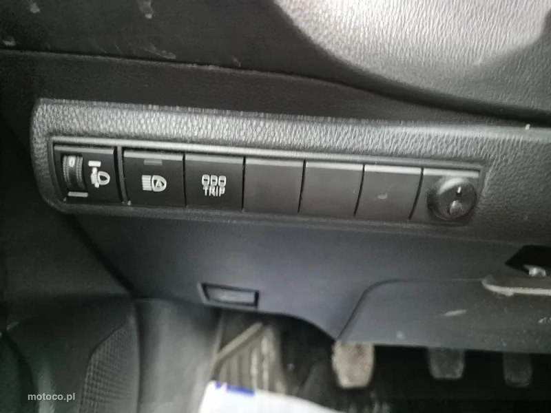 Toyota Corolla E210 21