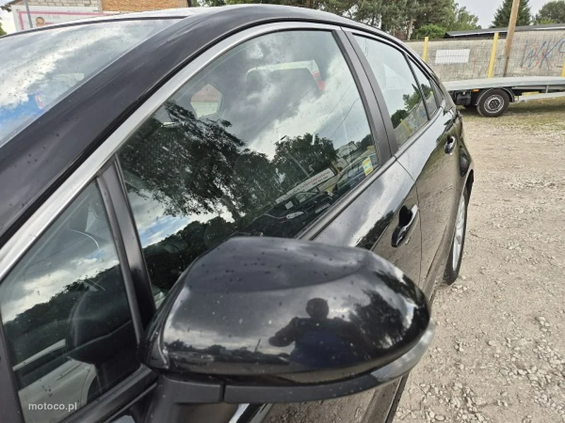 Toyota Corolla E210 7