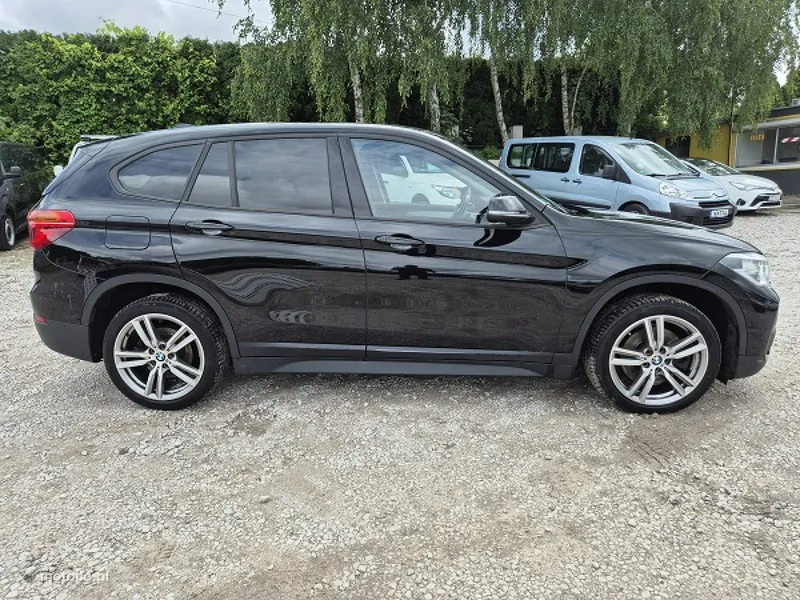 BMW X1 F48 13