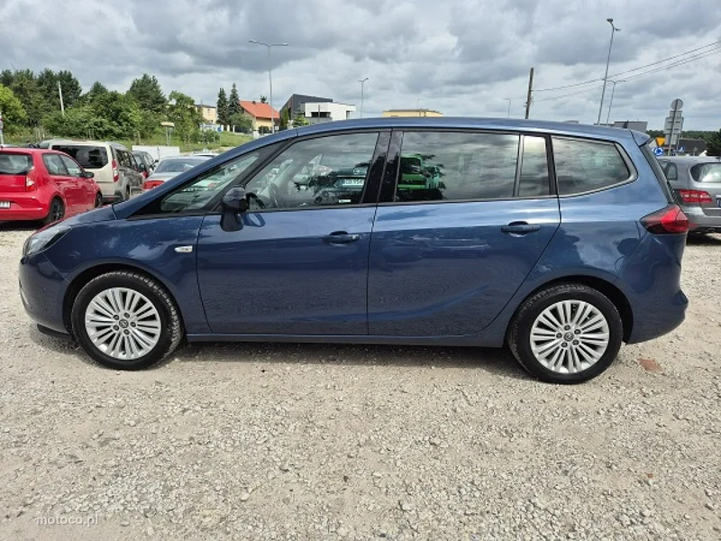 Opel Zafira C Tourer 14