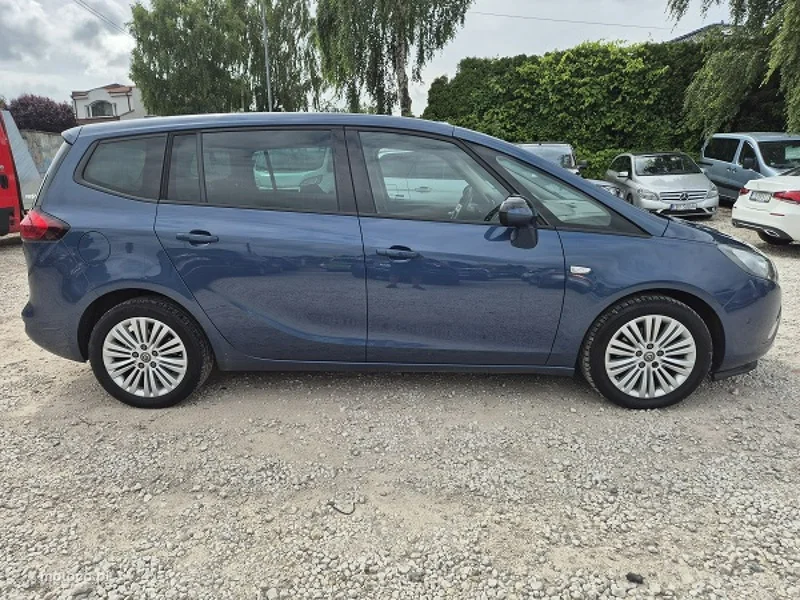 Opel Zafira C Tourer 15