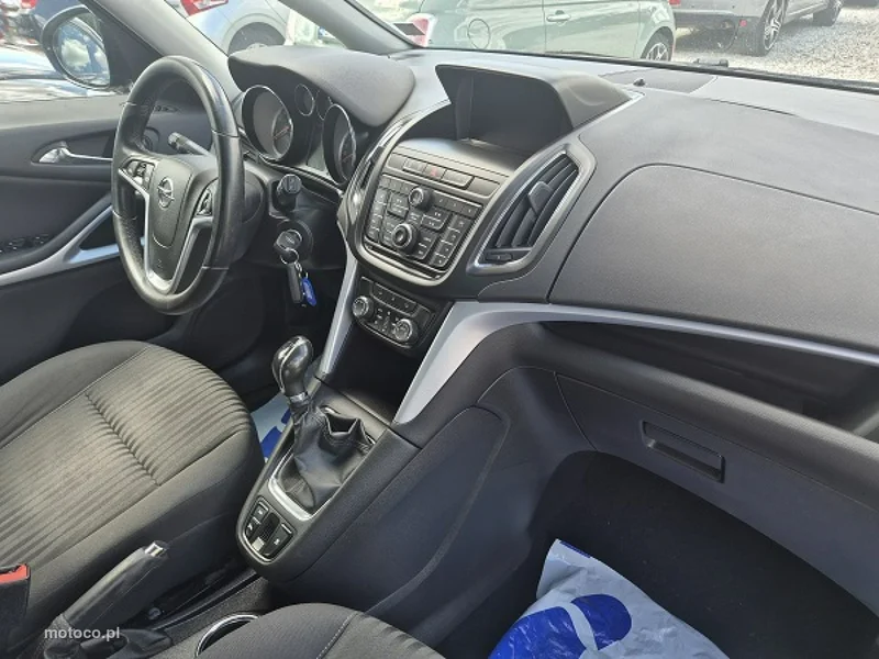Opel Zafira C Tourer 17