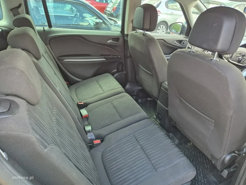 Opel Zafira C Tourer 19