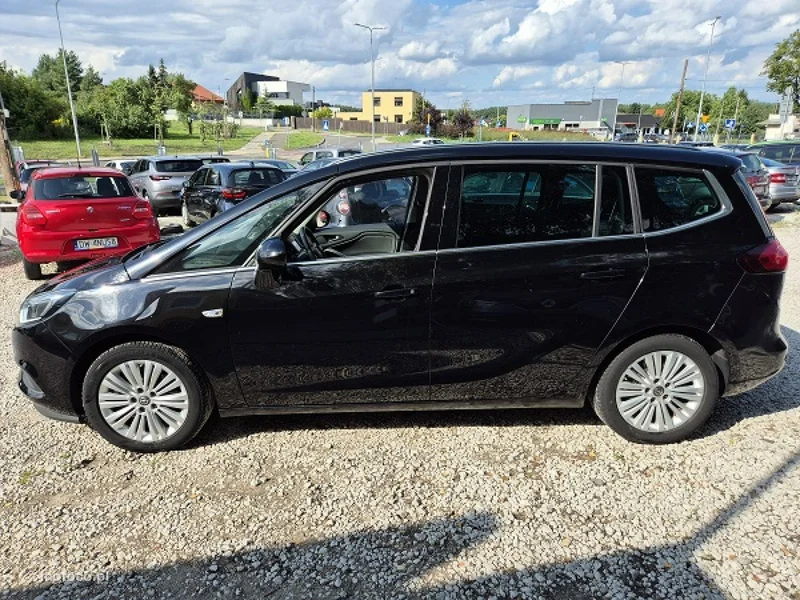 Opel Zafira C Tourer 13