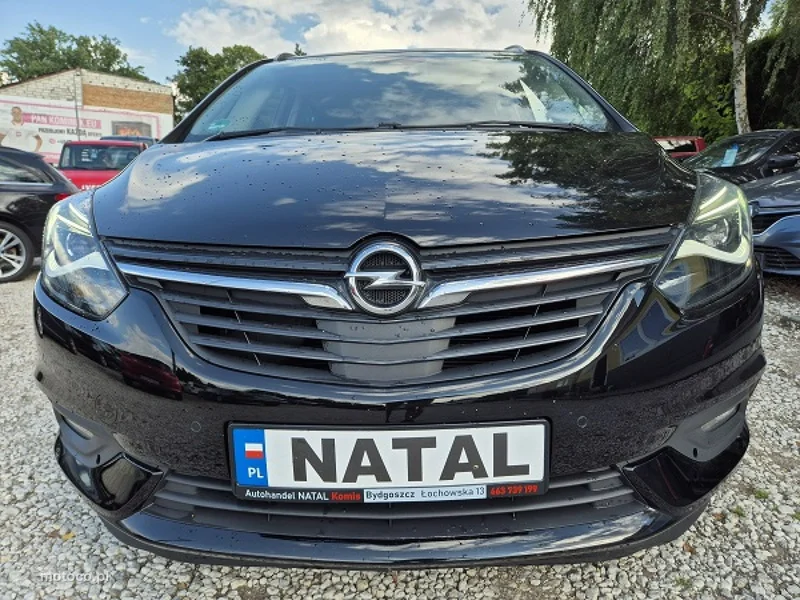 Opel Zafira C Tourer 6