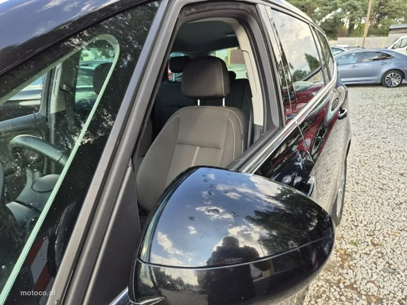 Opel Zafira C Tourer 9