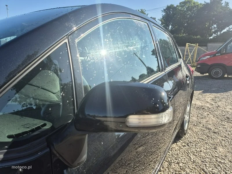 Toyota Auris E150 12