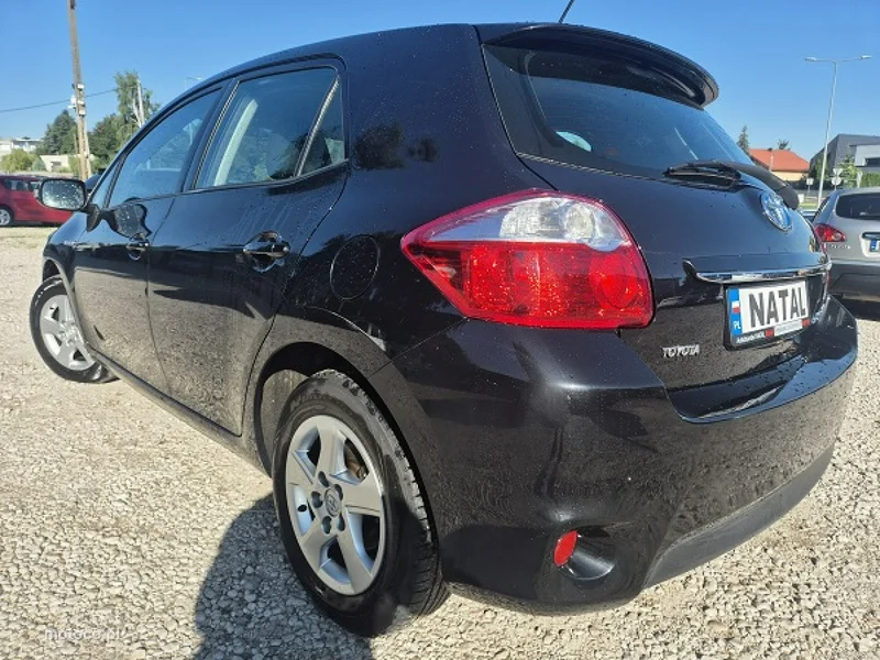 Toyota Auris E150 4