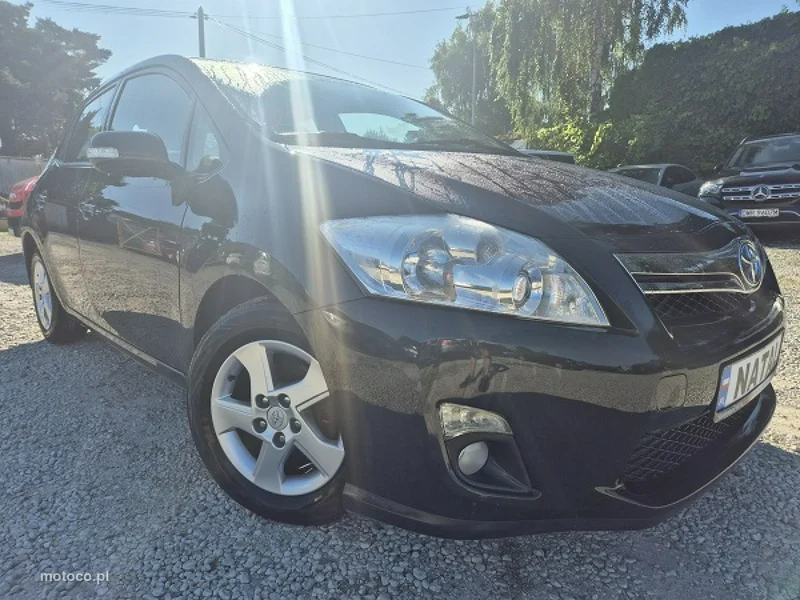 Toyota Auris E150 5