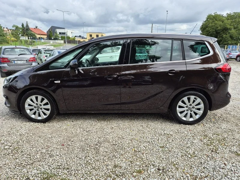 Opel Zafira C Tourer 9