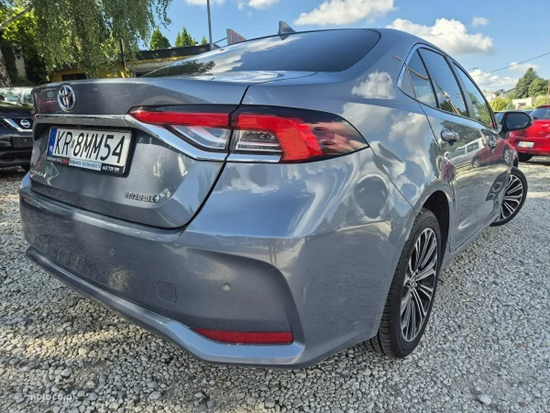Toyota Corolla E210 2