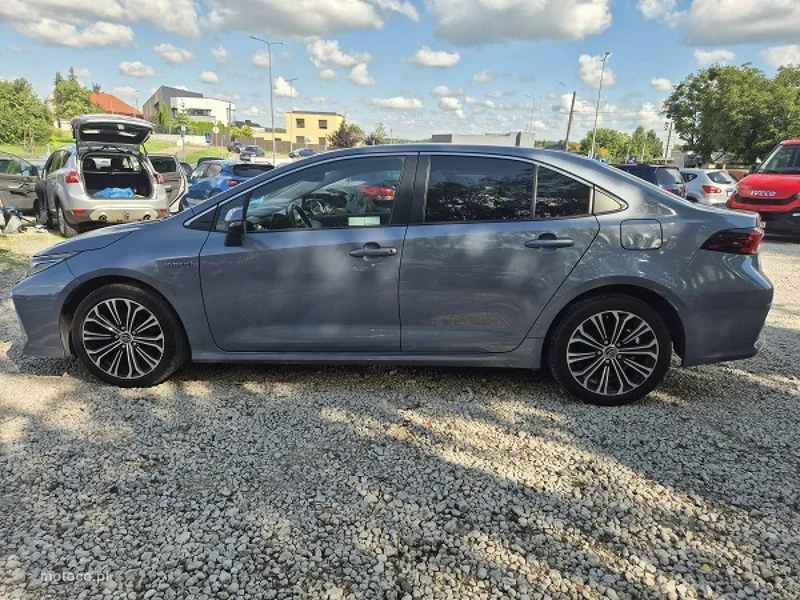 Toyota Corolla E210 18